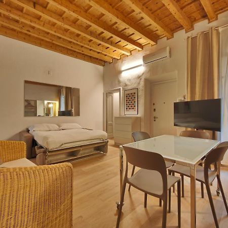 Crocetta Charme Apartment Милано Екстериор снимка